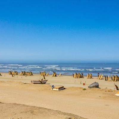 VENTA DE AMPLIO TERRENO FRENTE AL MAR - PIMENTEL